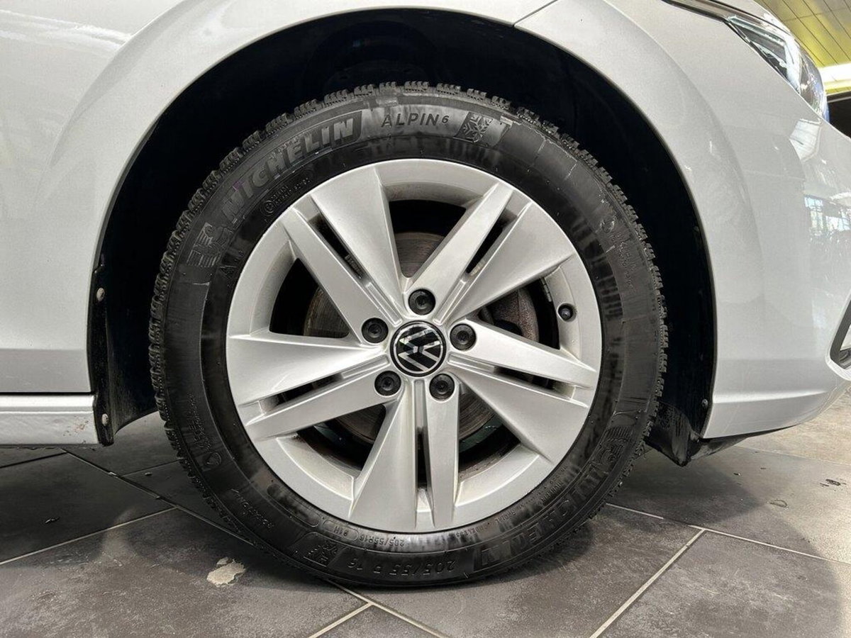 Volkswagen Golf 2.0 TDI SCR Life (7)