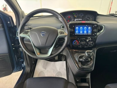 Lancia Ypsilon 1.0 FireFly 5 porte S&S Hybrid Ecochic Gold (13)