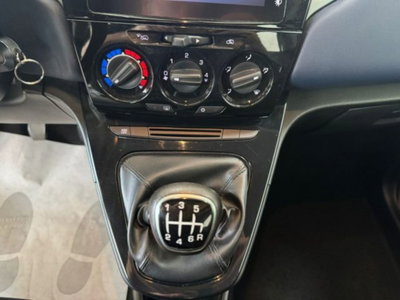 Lancia Ypsilon 1.0 FireFly 5 porte S&S Hybrid Ecochic Gold (15)