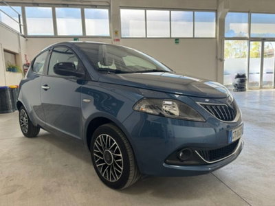 Lancia Ypsilon 1.0 FireFly 5 porte S&S Hybrid Ecochic Gold (2)