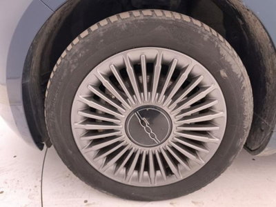 Fiat 500e Icon Berlina 42 kWh (9)