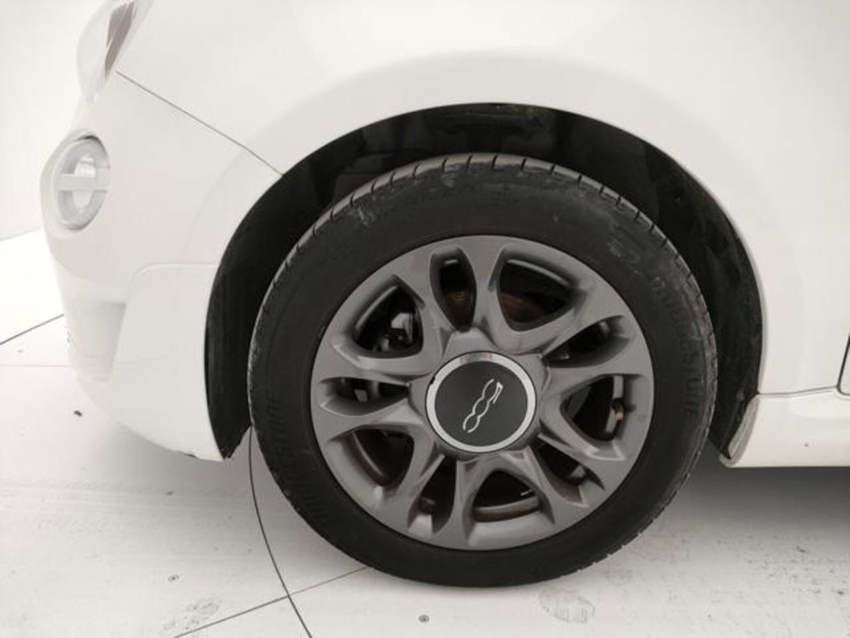 Fiat 500 1.0 Hybrid Connect (9)