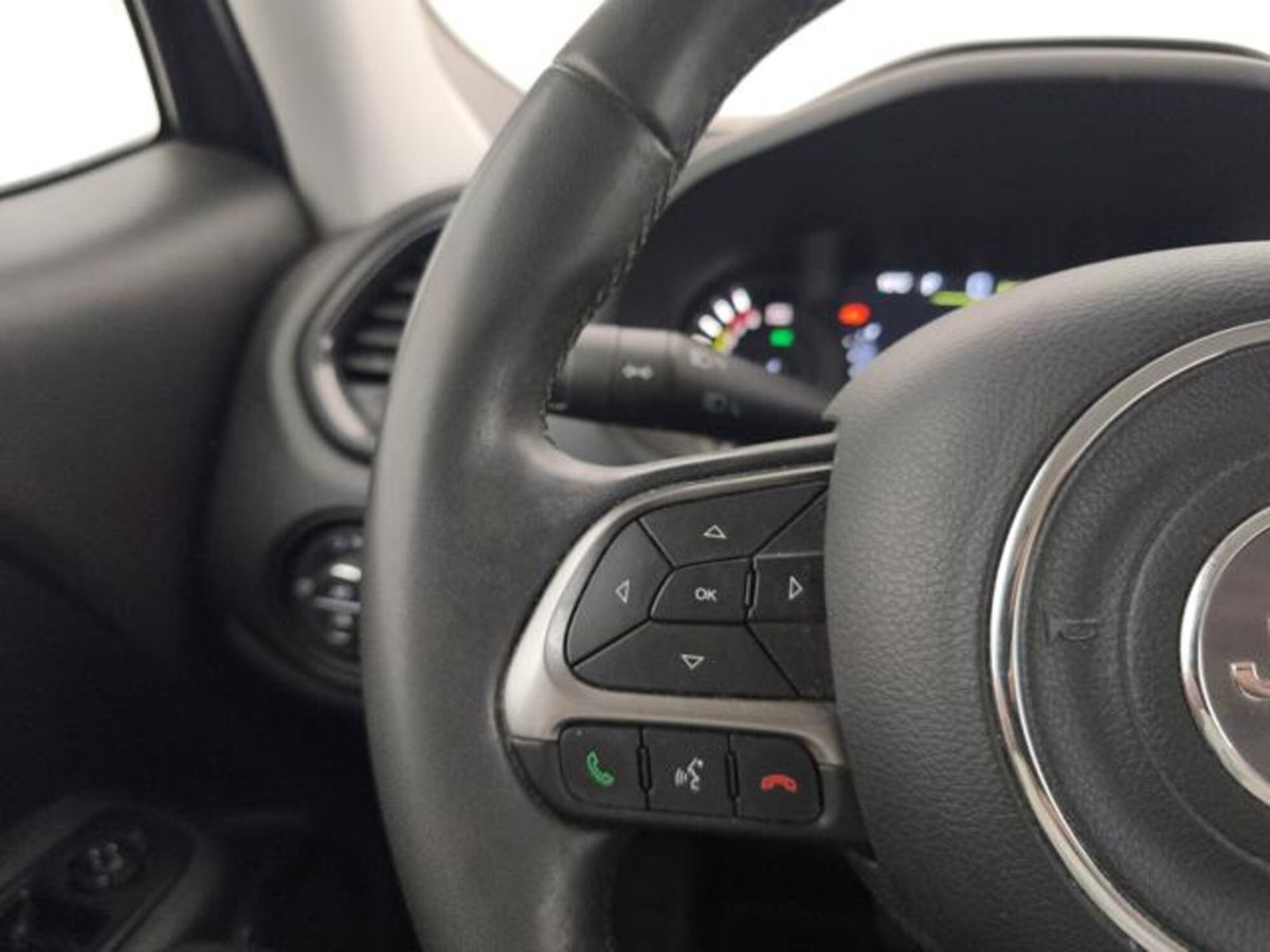Jeep Renegade 1.3 T4 190CV PHEV 4xe AT6 Limited (14)