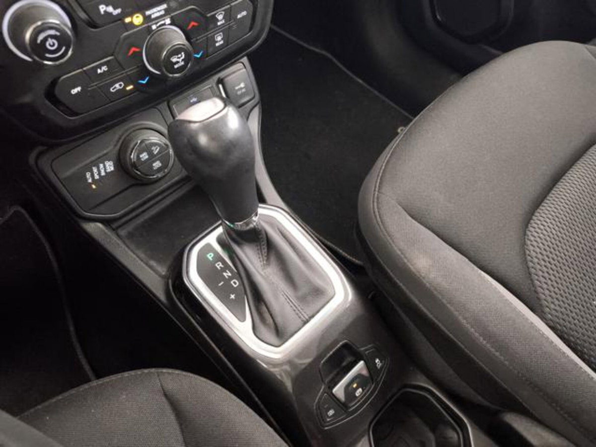 Jeep Renegade 1.3 T4 190CV PHEV 4xe AT6 Limited (17)