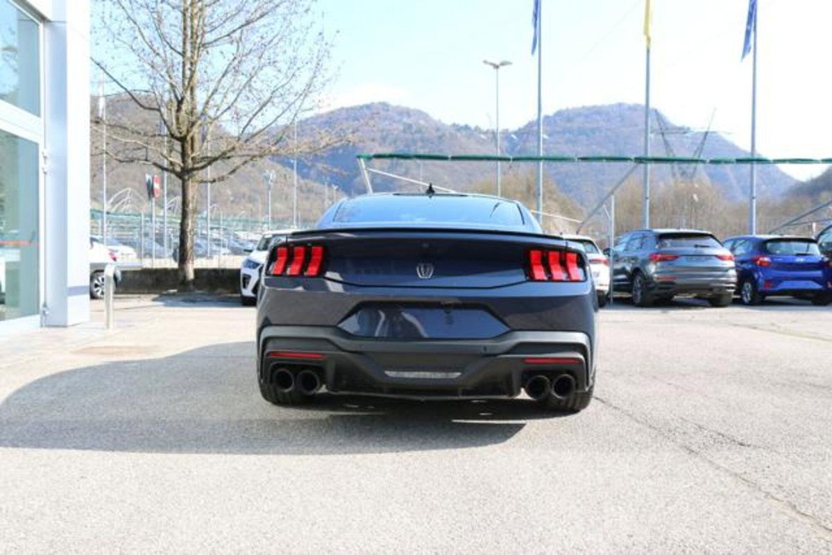 Ford Mustang Coupé Fastback 5.0 V8 aut. GT (4)