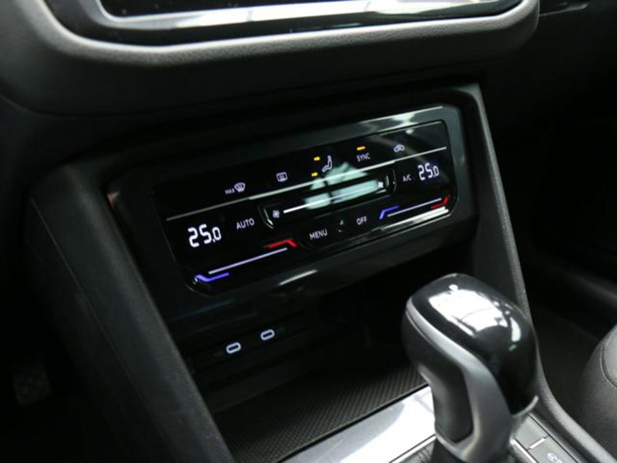 Volkswagen Tiguan 2.0 tdi Life 150cv dsg (14)
