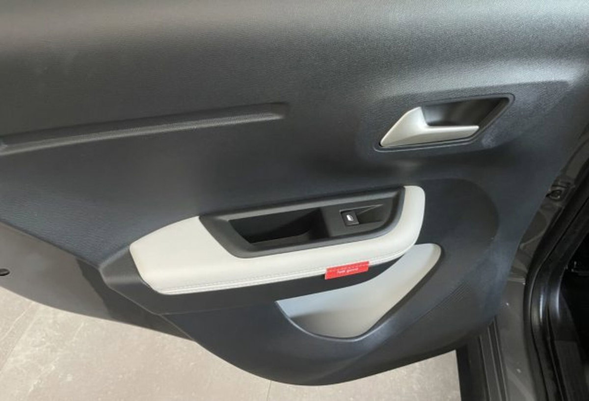 Citroen C3 1.2 puretech turbo Max 100cv s&s (16)