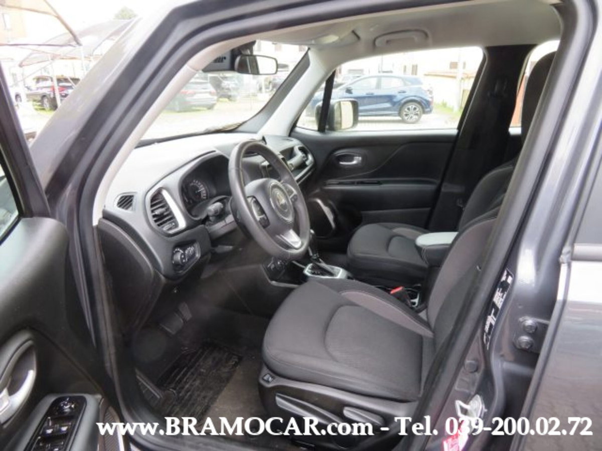 Jeep Renegade 1.3 T4 190CV PHEV 4xe AT6 Limited (12)