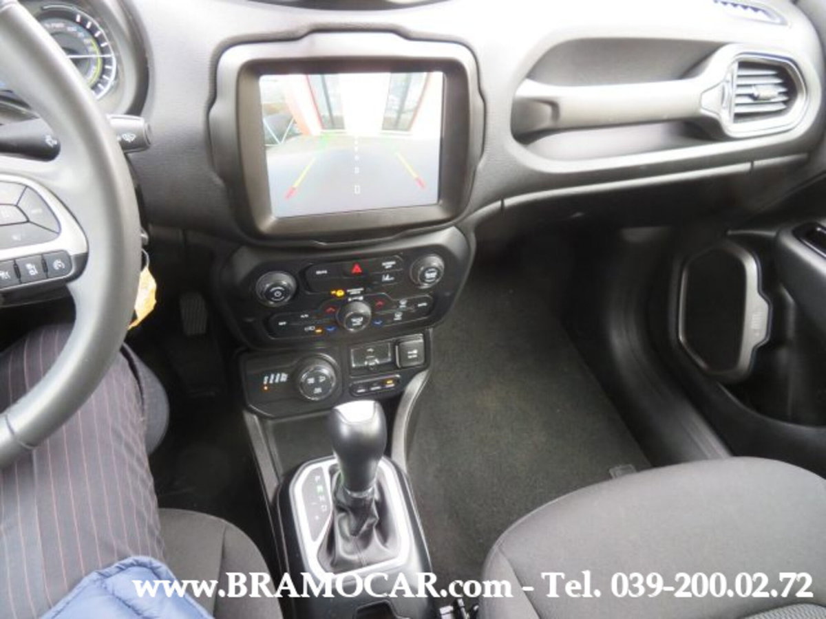 Jeep Renegade 1.3 T4 190CV PHEV 4xe AT6 Limited (17)