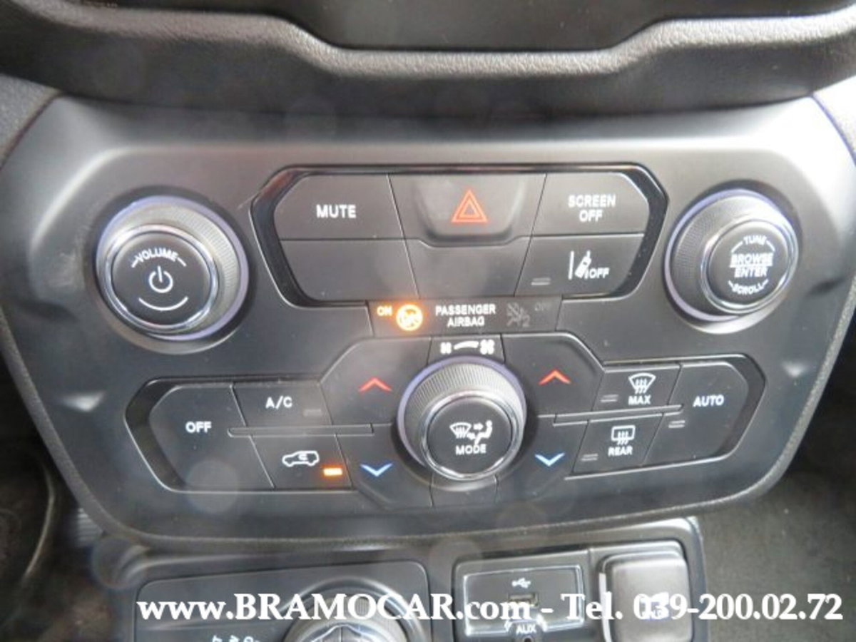Jeep Renegade 1.3 T4 190CV PHEV 4xe AT6 Limited (19)