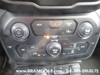 Jeep Renegade 1.3 T4 190CV PHEV 4xe AT6 Limited (19)