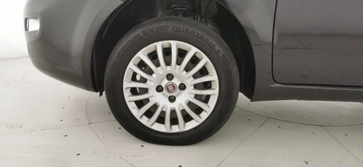Fiat Grande Punto 1.4 5 porte Active Natural Power (16)