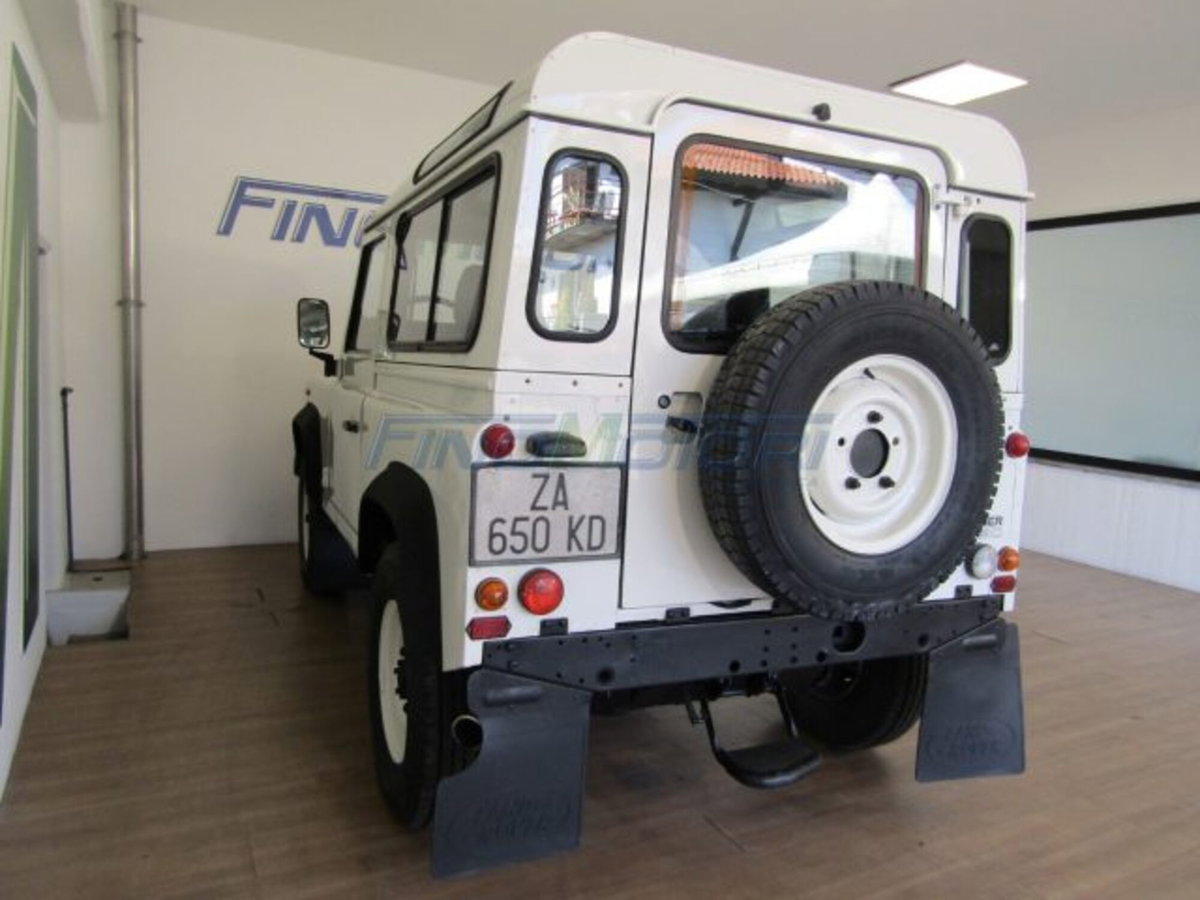 Land Rover Defender 90 2.5 Td5 Soft-Top (12)