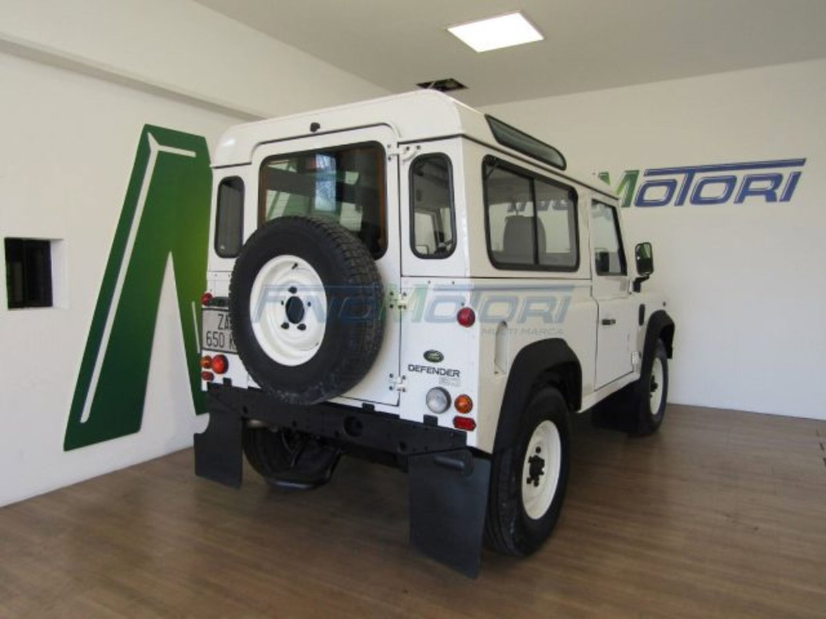 Land Rover Defender 90 2.5 Td5 Soft-Top (14)