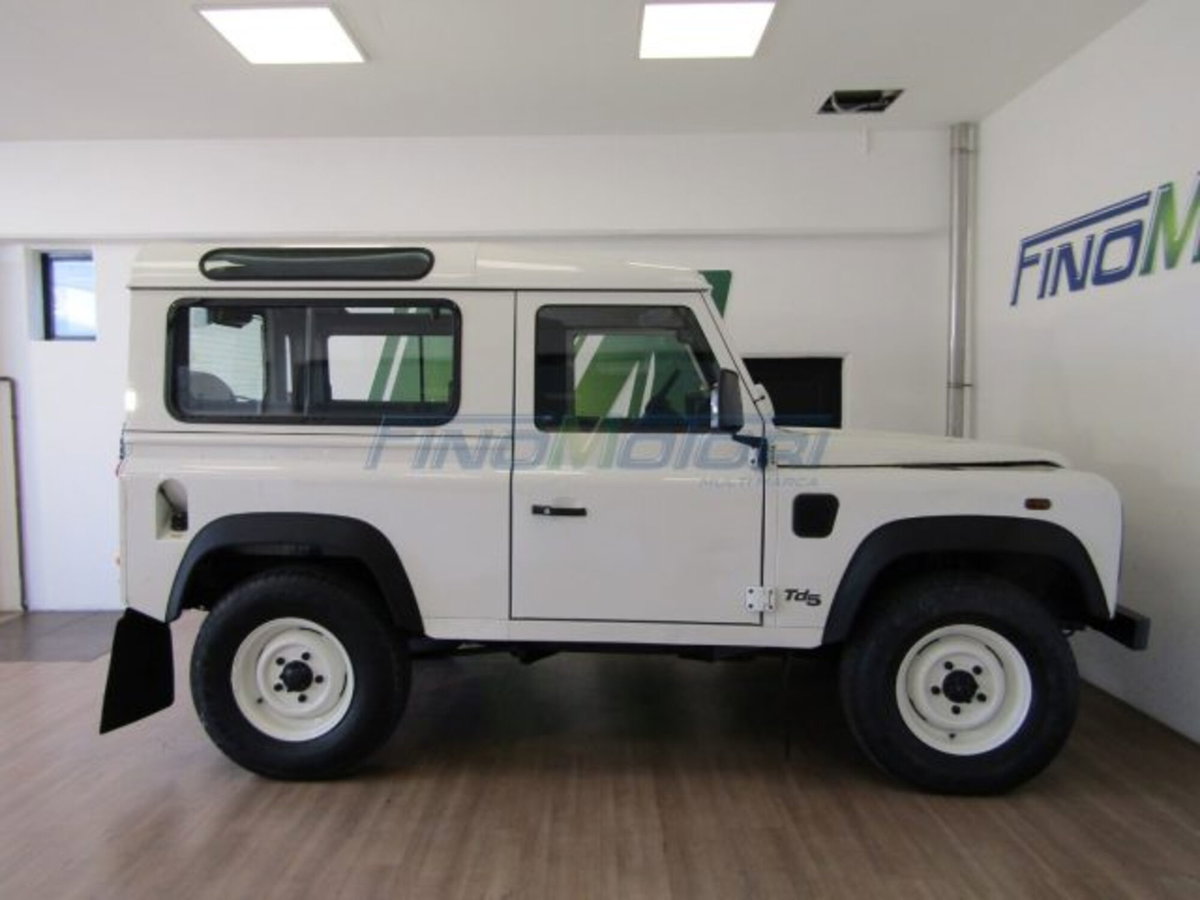 Land Rover Defender 90 2.5 Td5 Soft-Top (15)