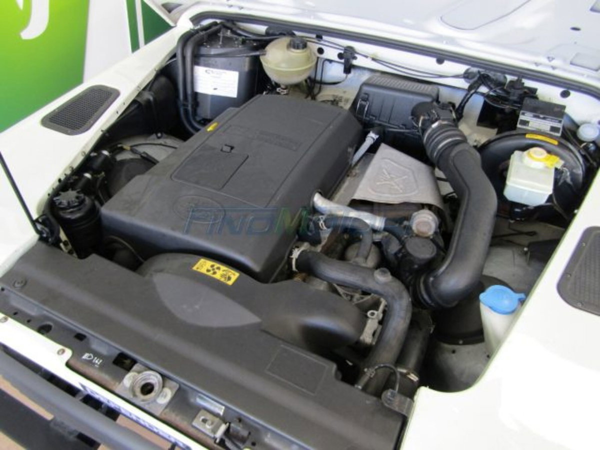 Land Rover Defender 90 2.5 Td5 Soft-Top (16)