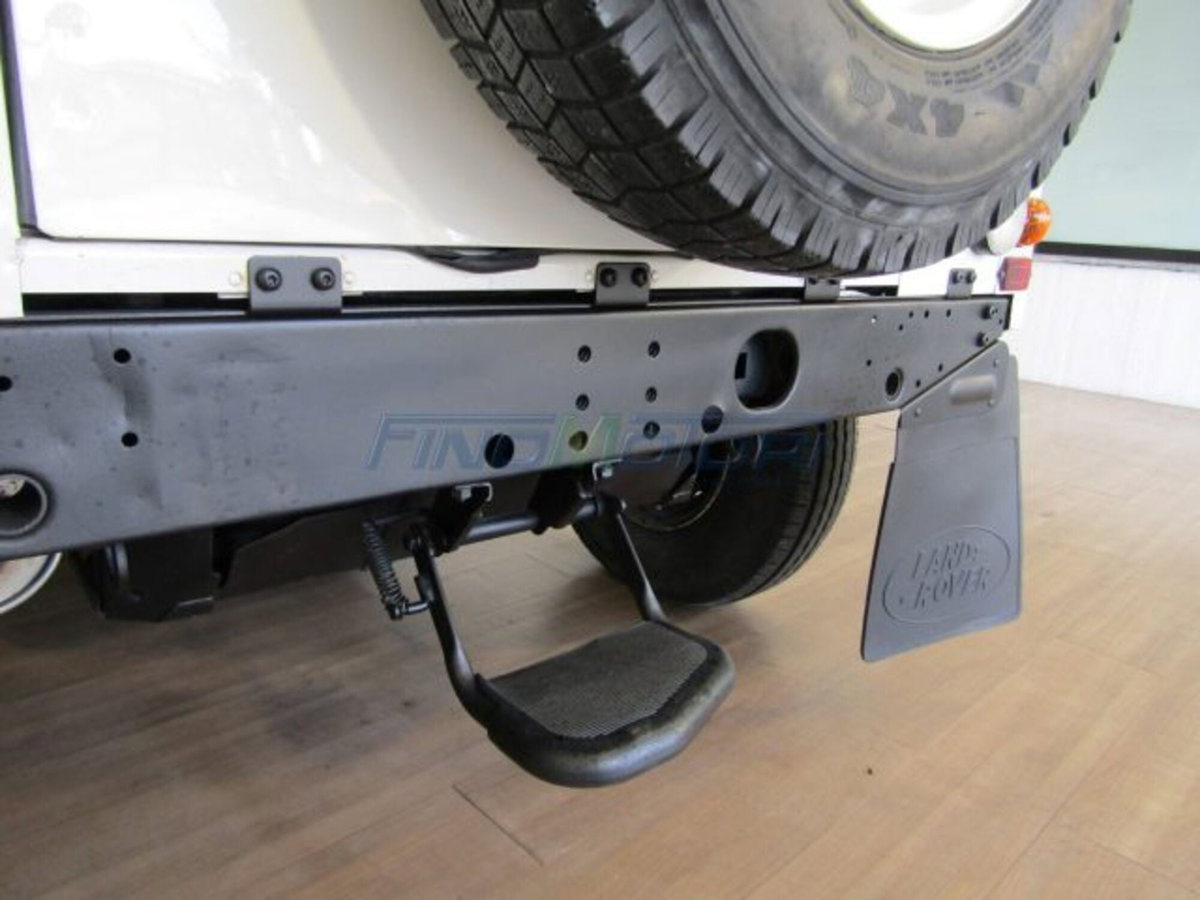 Land Rover Defender 90 2.5 Td5 Soft-Top (18)