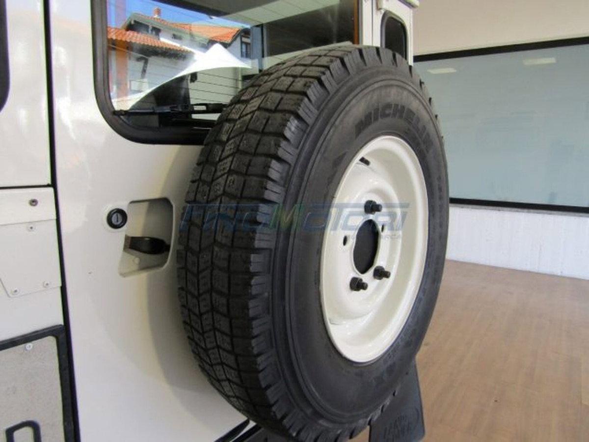 Land Rover Defender 90 2.5 Td5 Soft-Top (19)