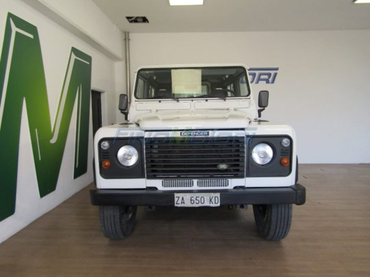 Land Rover Defender 90 2.5 Td5 Soft-Top (2)