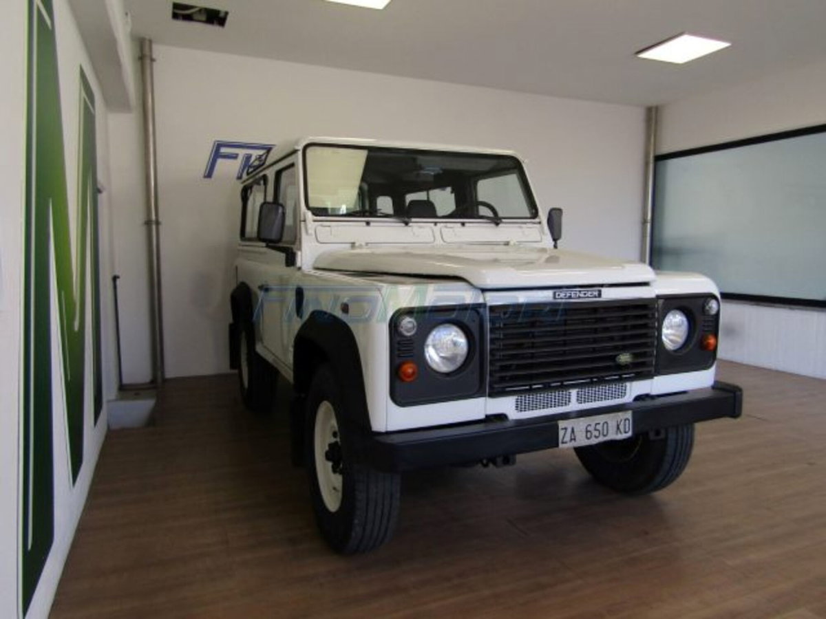 Land Rover Defender 90 2.5 Td5 Soft-Top (3)