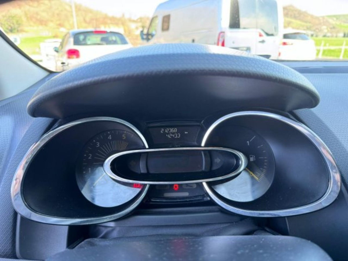 Renault Clio 1.5 dCi 8V 75CV 5 porte Live (11)