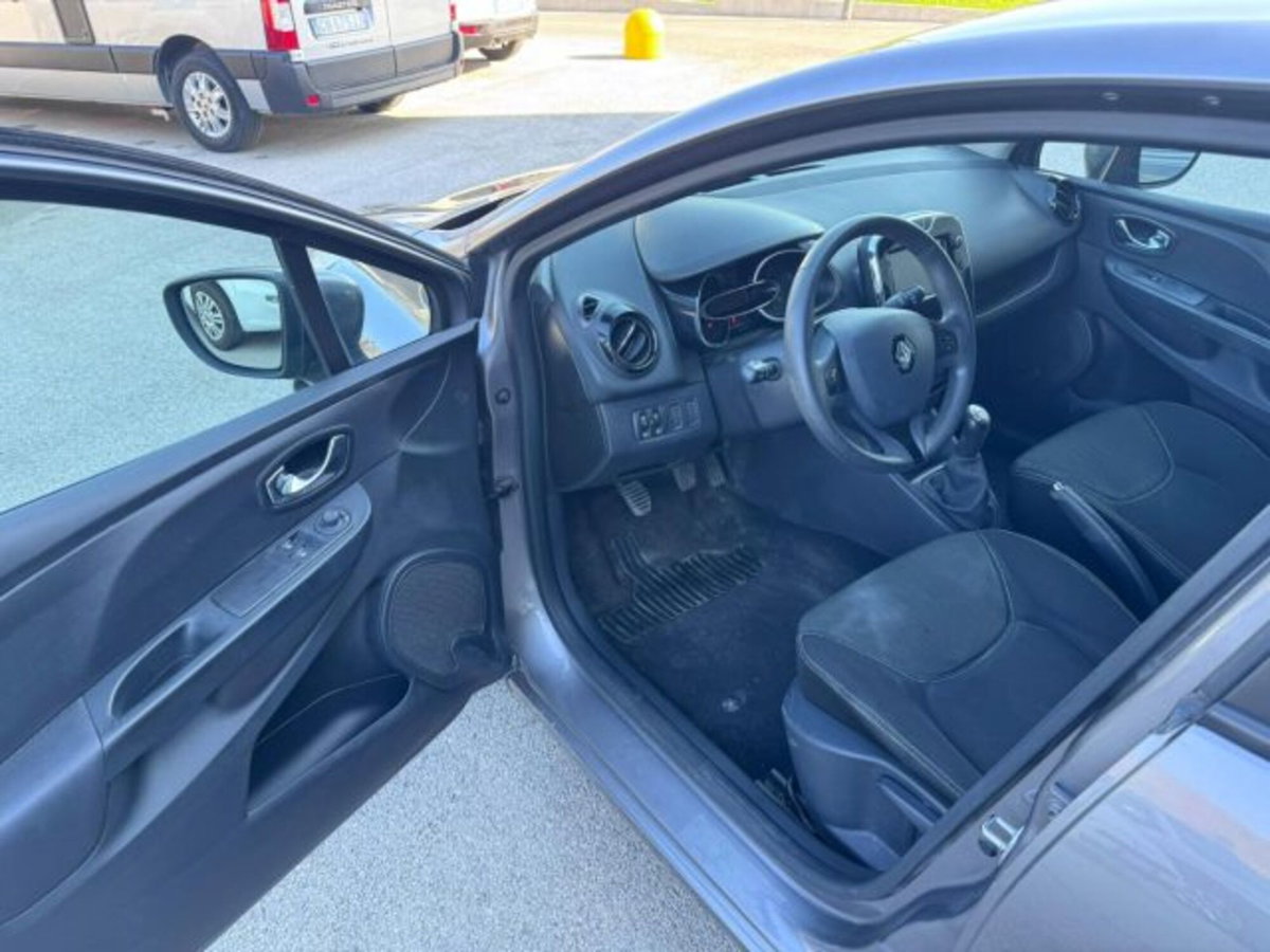 Renault Clio 1.5 dCi 8V 75CV 5 porte Live (13)