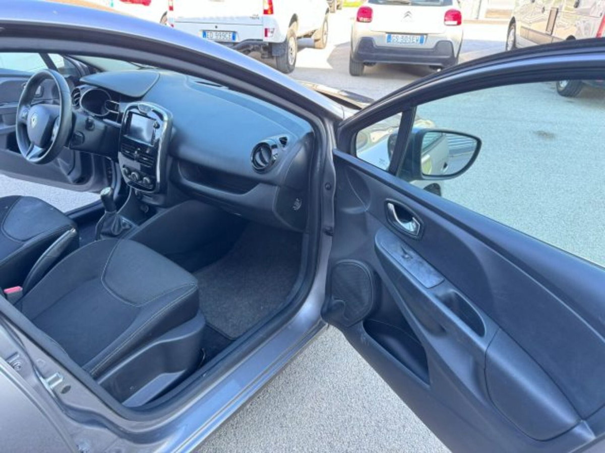 Renault Clio 1.5 dCi 8V 75CV 5 porte Live (15)
