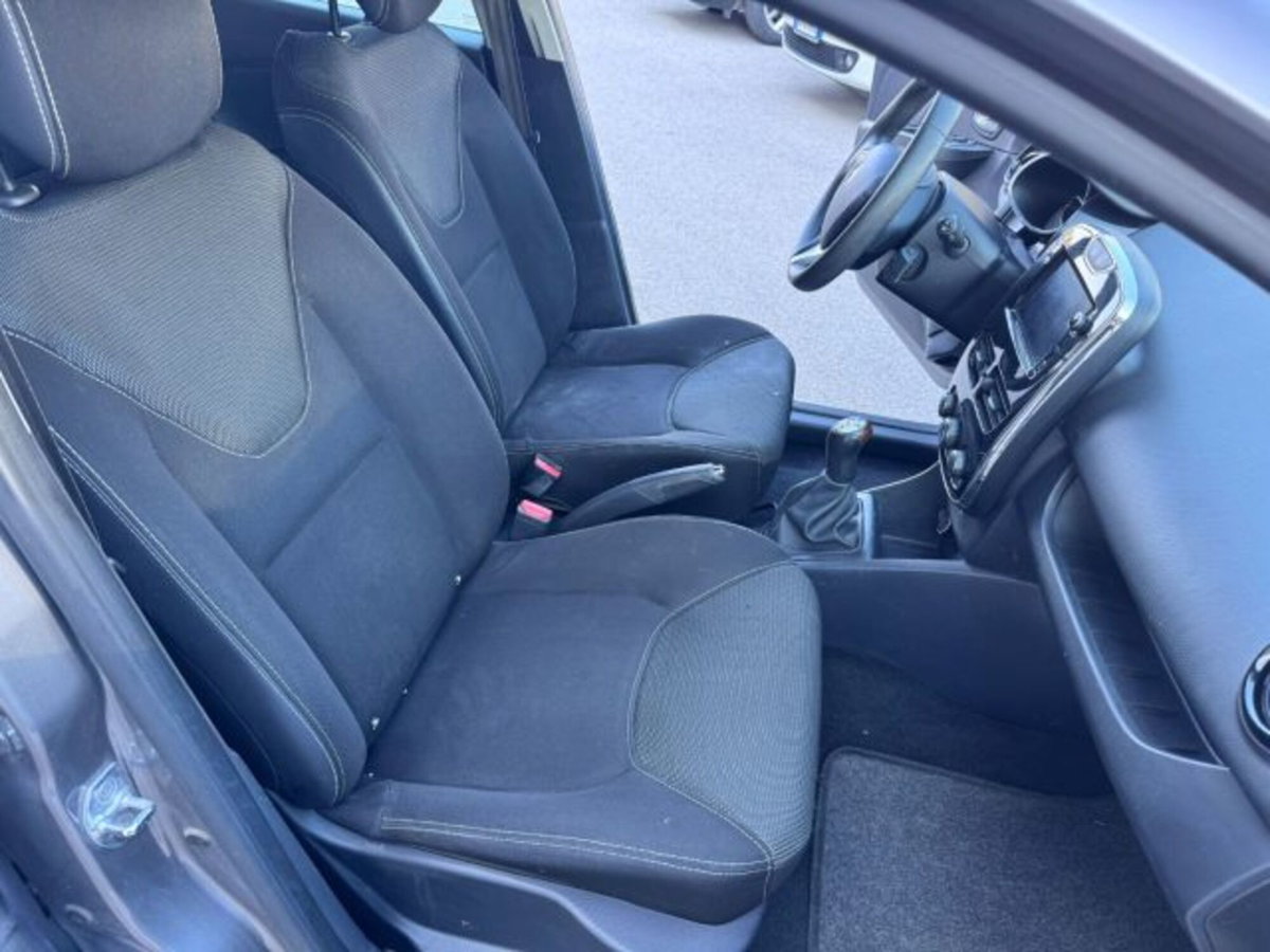 Renault Clio 1.5 dCi 8V 75CV 5 porte Live (16)
