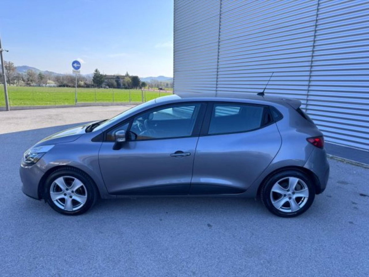 Renault Clio 1.5 dCi 8V 75CV 5 porte Live (8)