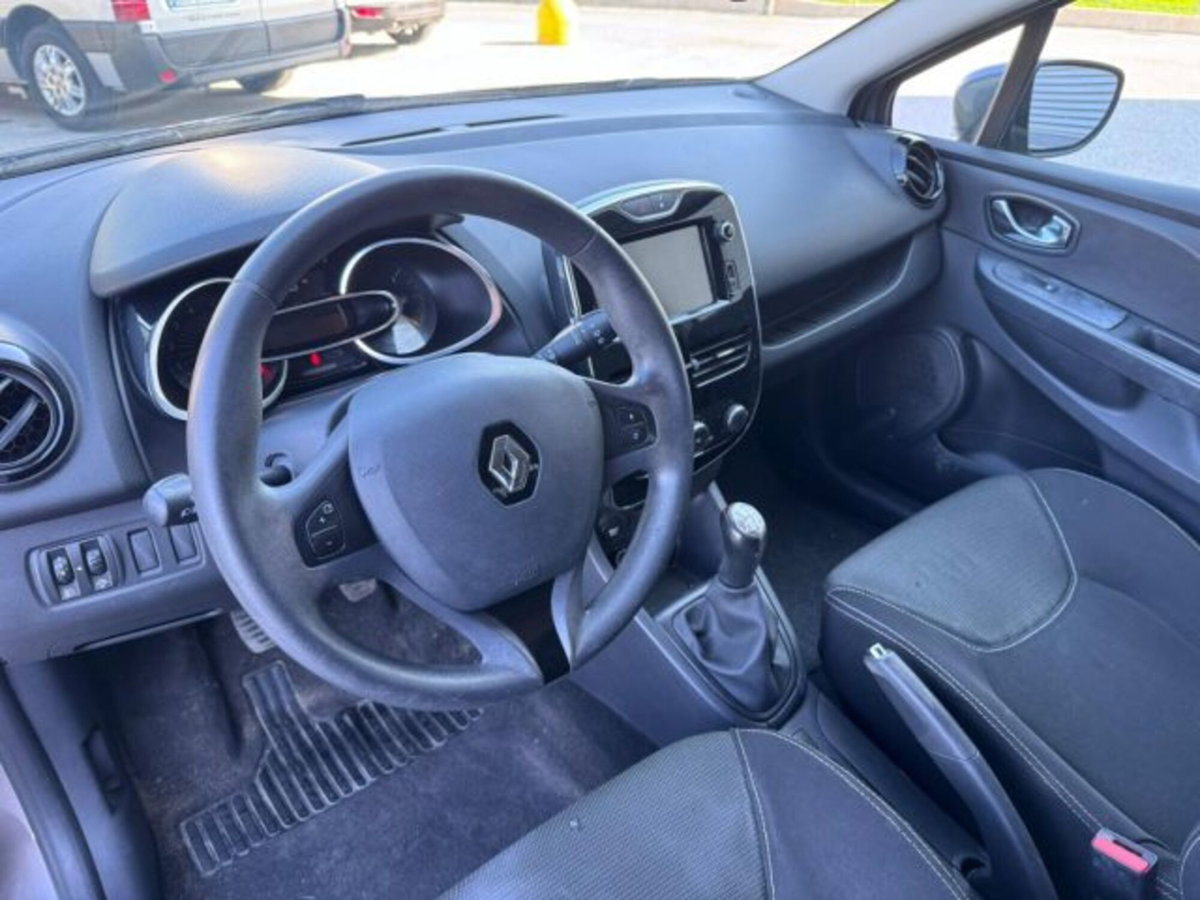 Renault Clio 1.5 dCi 8V 75CV 5 porte Live (9)