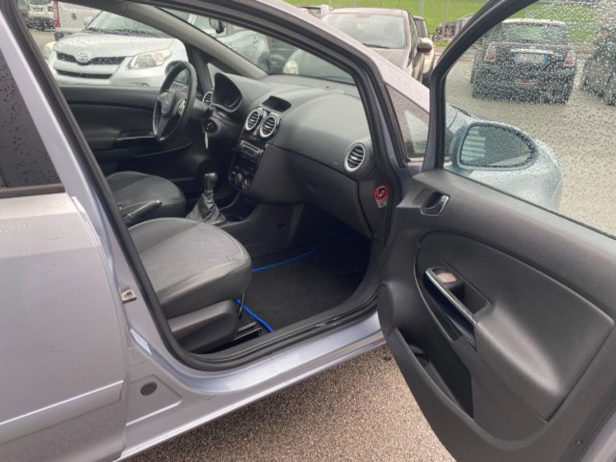 Opel Corsa 1.3 CDTI 90CV 5 porte Cosmo (19)
