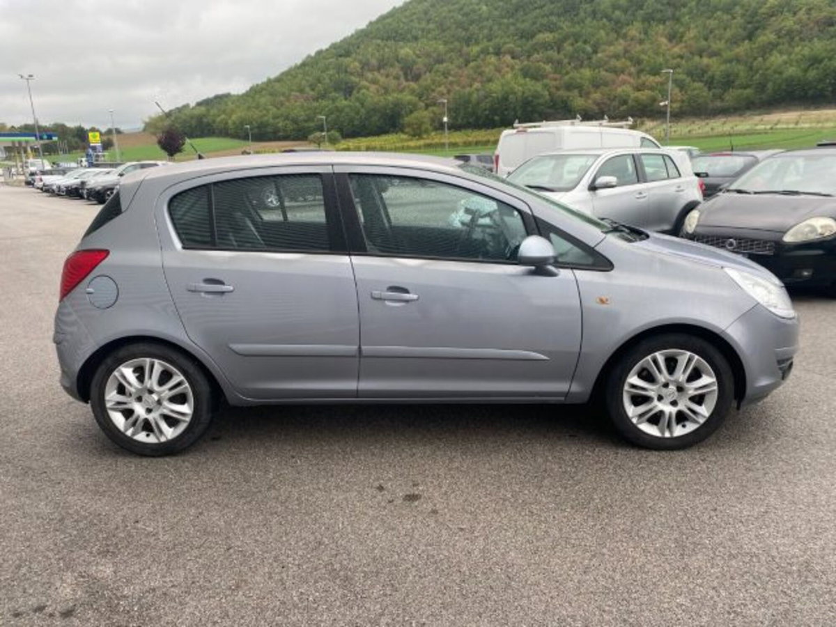 Opel Corsa 1.3 CDTI 90CV 5 porte Cosmo (4)