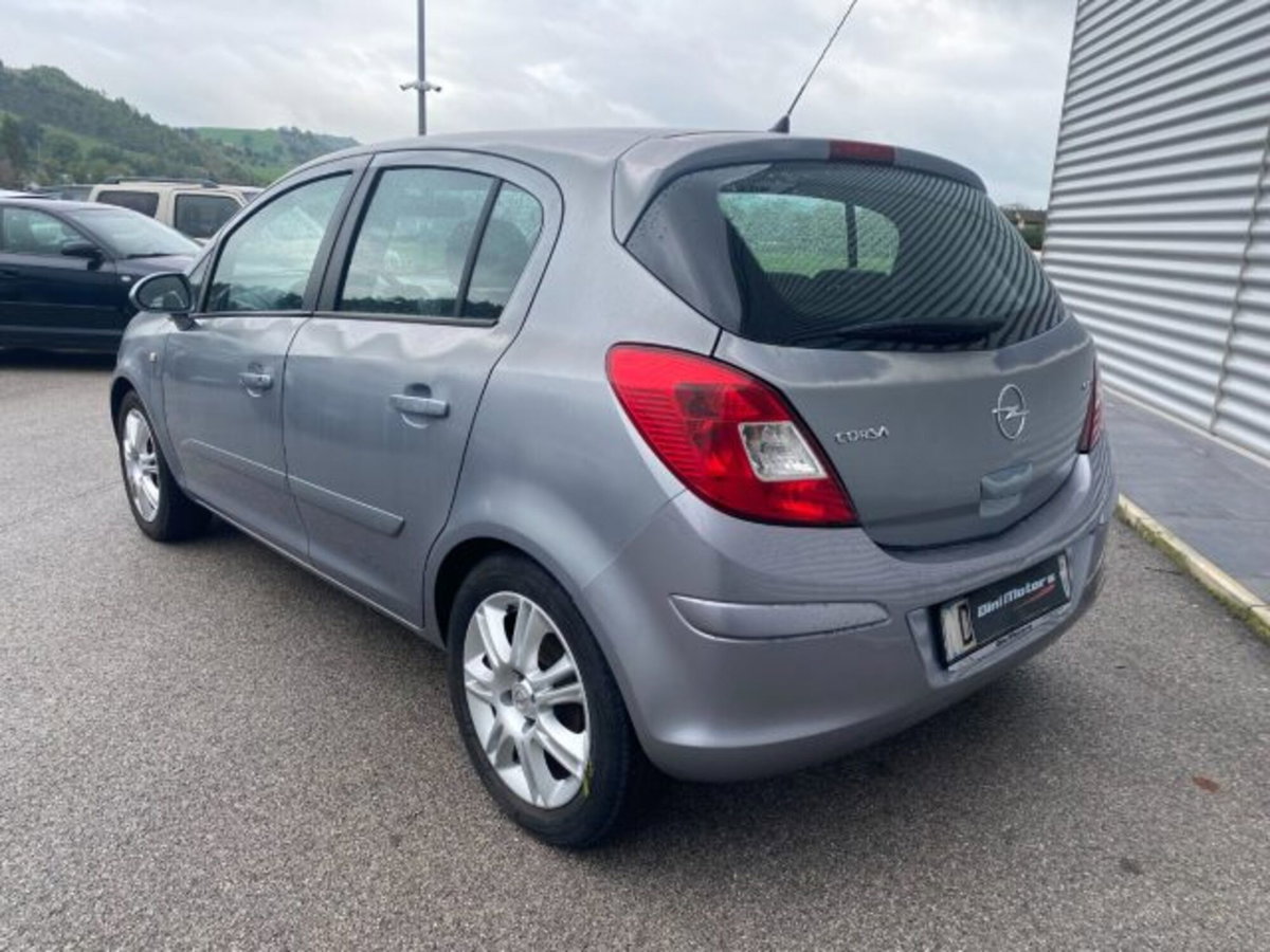Opel Corsa 1.3 CDTI 90CV 5 porte Cosmo (7)