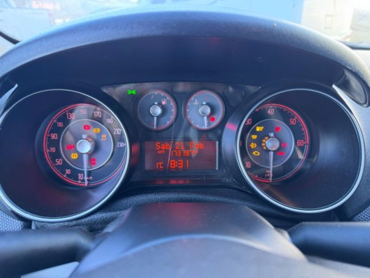 Fiat Punto 1.3 MJT 95CV S&S 5 porte Van Easy 4 posti (13)