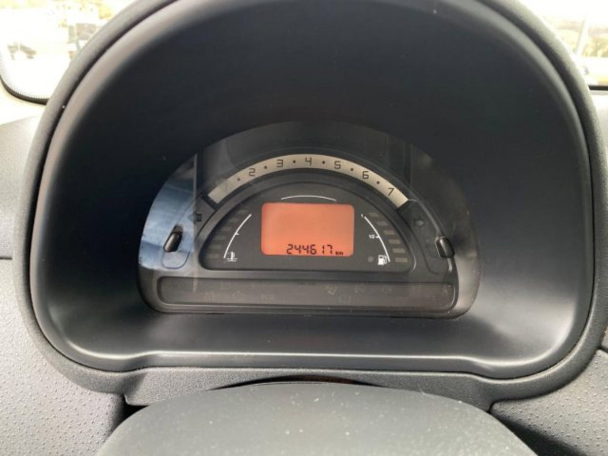 Citroen C3 1.4 HDi 70CV Elegance (12)