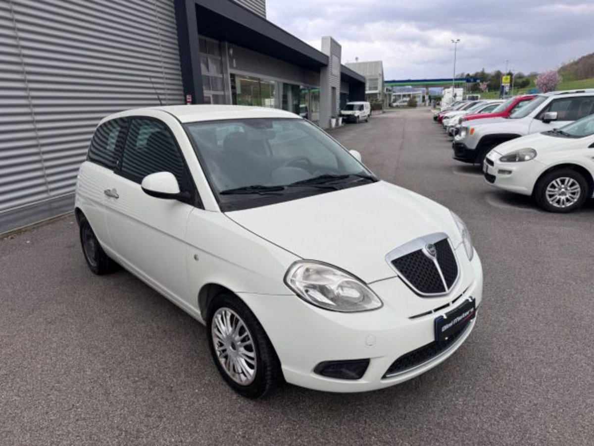 Lancia Ypsilon 1.2 (3)
