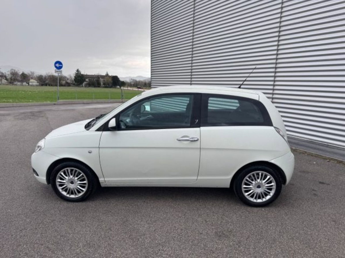 Lancia Ypsilon 1.2 (8)