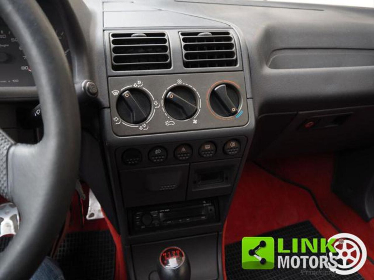 Peugeot 205 3 porte GTI (12)