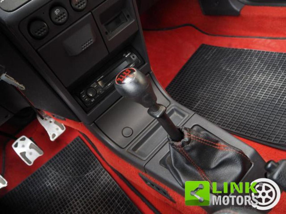 Peugeot 205 3 porte GTI (14)