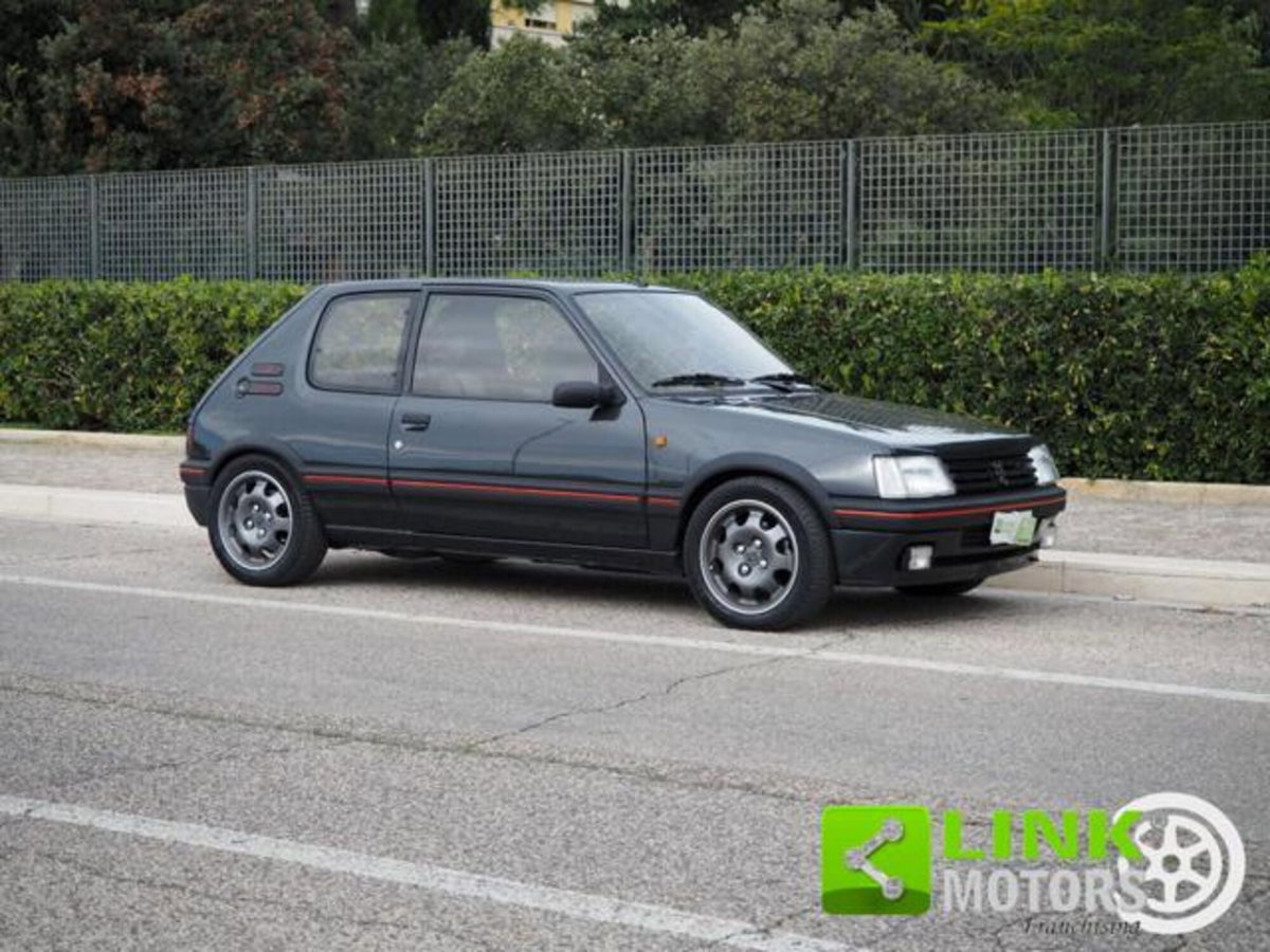 Peugeot 205 3 porte GTI (15)