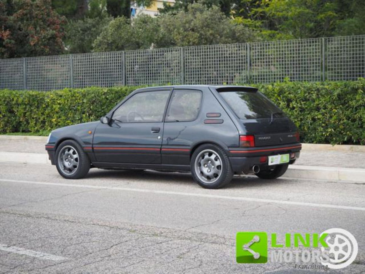 Peugeot 205 3 porte GTI (16)