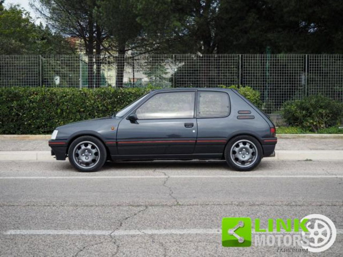 Peugeot 205 3 porte GTI (17)