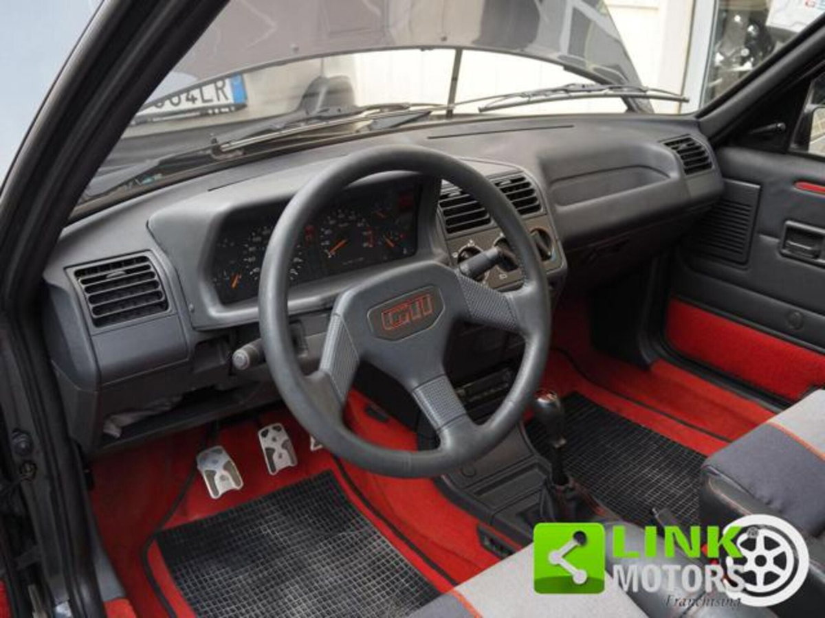 Peugeot 205 3 porte GTI (4)