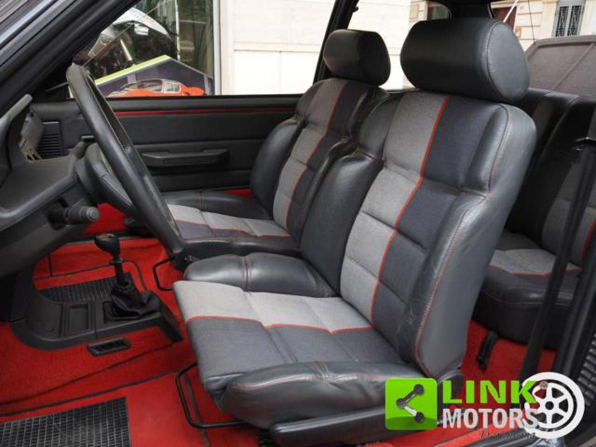 Peugeot 205 3 porte GTI (5)