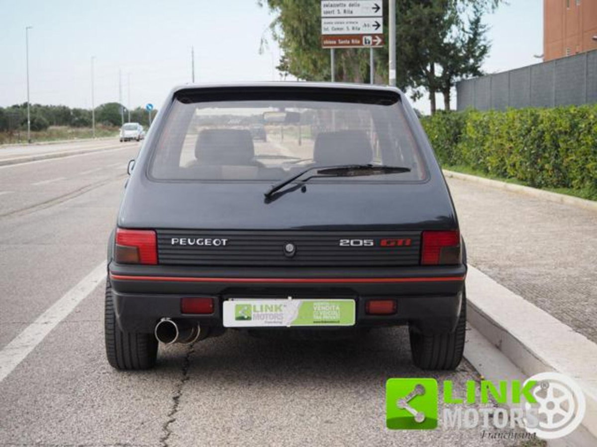 Peugeot 205 3 porte GTI (8)