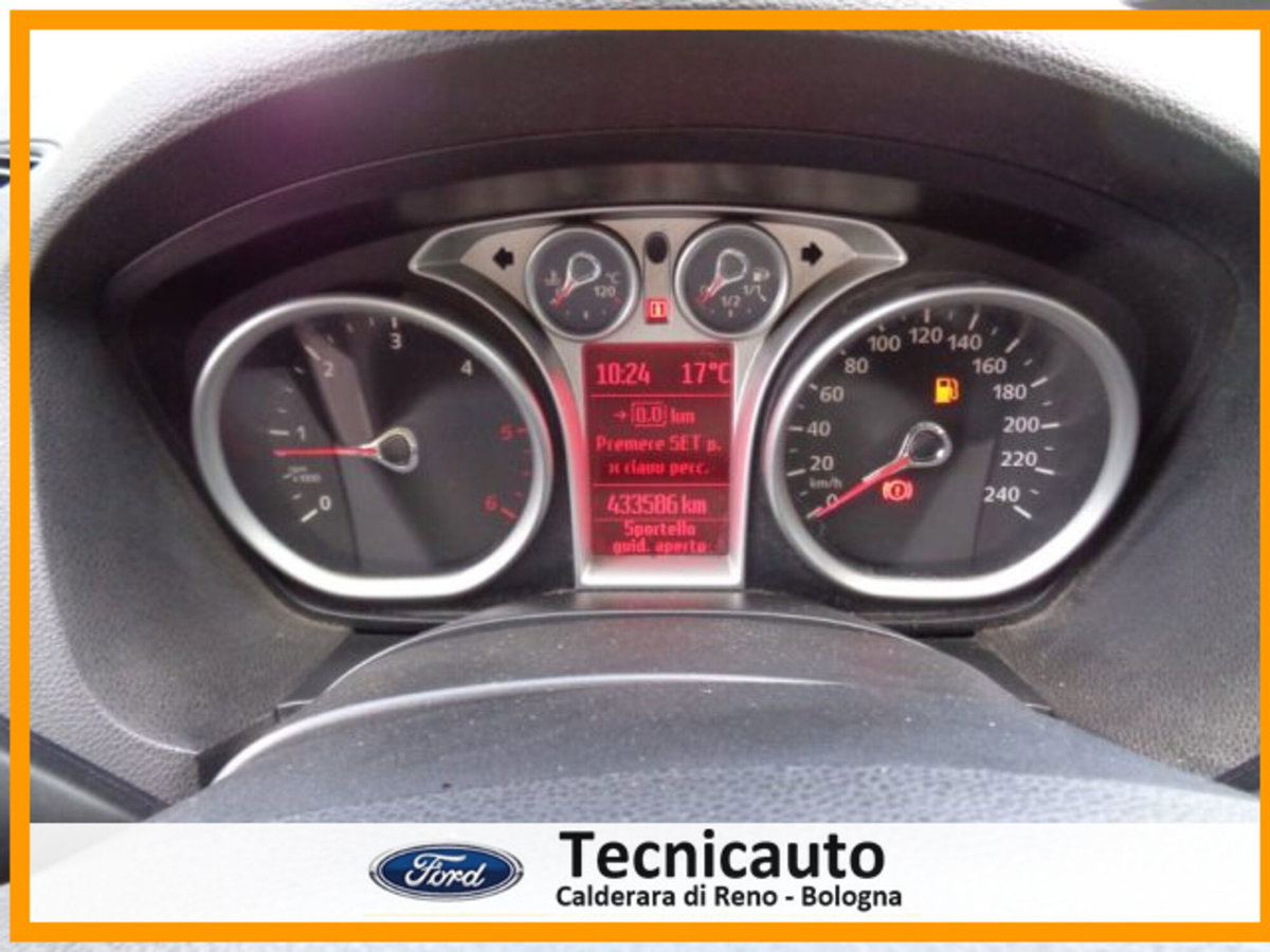 Ford Kuga 2.0 TDCi 136 CV 4WD Titanium DPF (18)