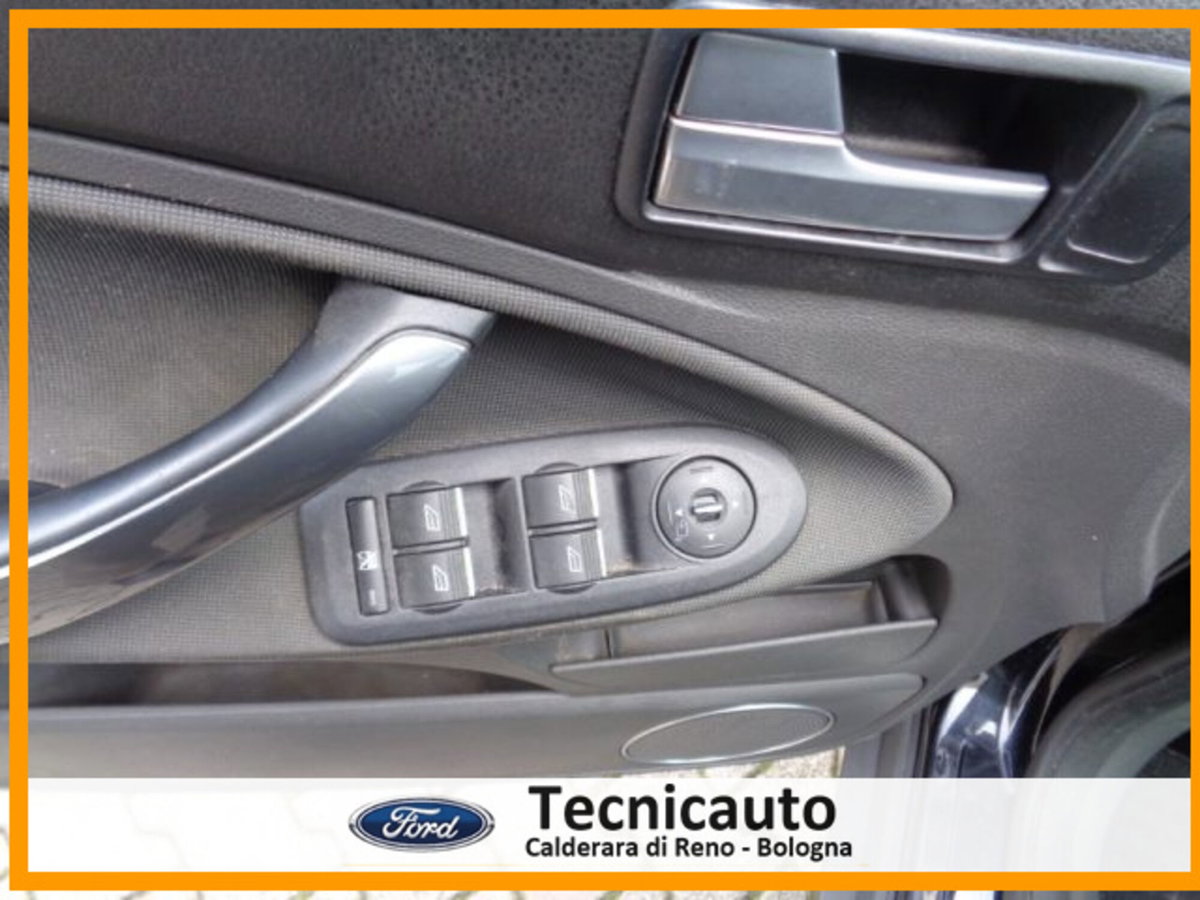 Ford Kuga 2.0 TDCi 136 CV 4WD Titanium DPF (20)