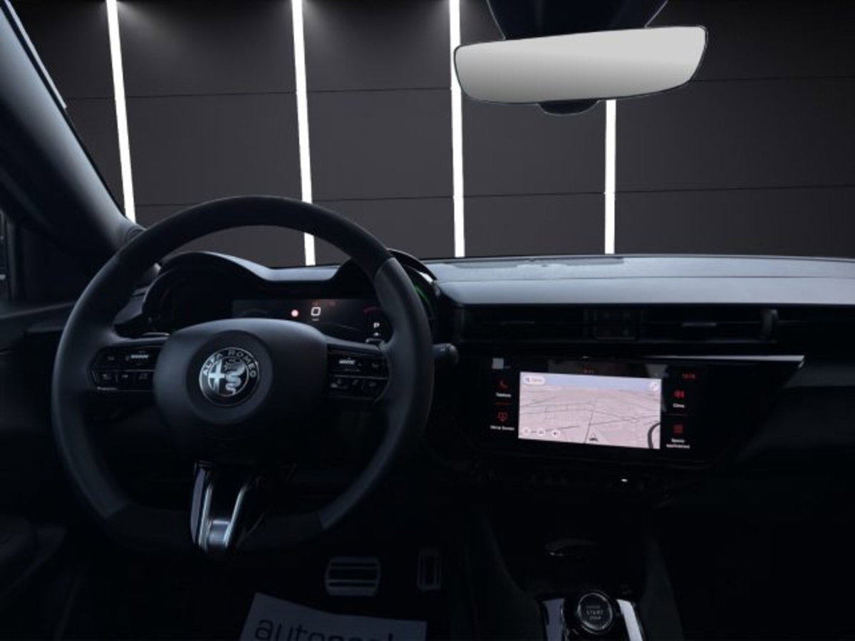 Alfa Romeo Junior 1.2 ibrida Sport Speciale 145cv edct6 (14)