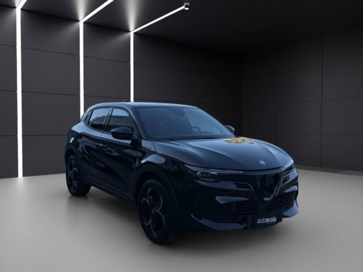 Alfa Romeo Junior 1.2 ibrida Sport Speciale 145cv edct6 (7)