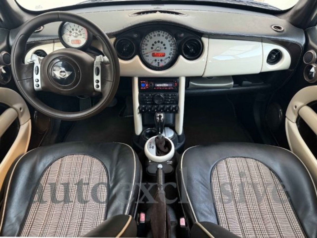 MINI Mini 1.6 16V Cooper (15)